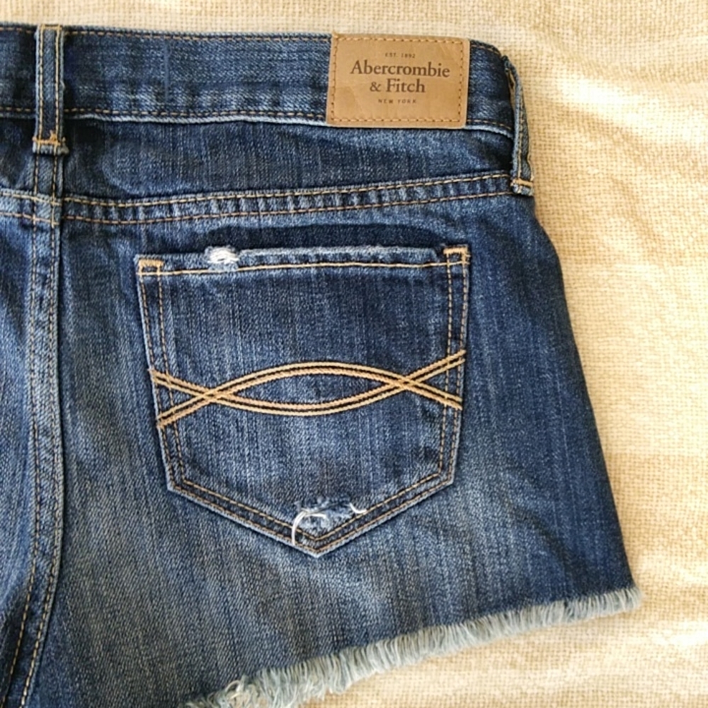 Abercrombie & Fitch Distressed Embellished Frayed Shortie Jean Shorts 0 ( W25) - Picture 9 of 16